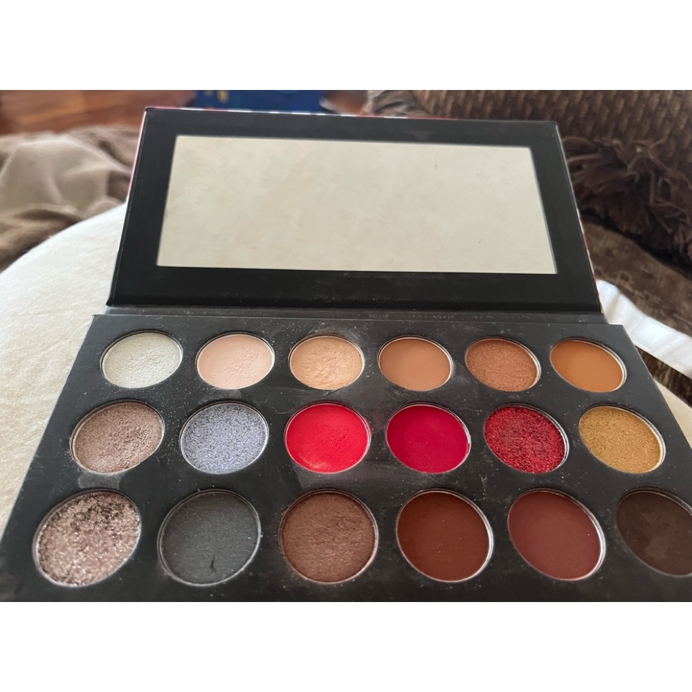Collectible rare Coca Cola Morphe rare palette.